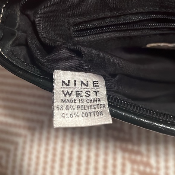 Nine West Crossbody Bag. - Picture 7 of 11